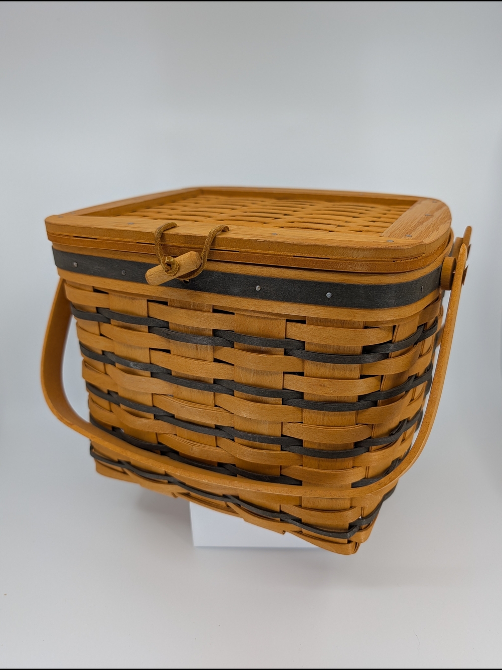 Longaberger 1997 Rememberance Basket w/Lid & Protector, Blue Accent Weaving